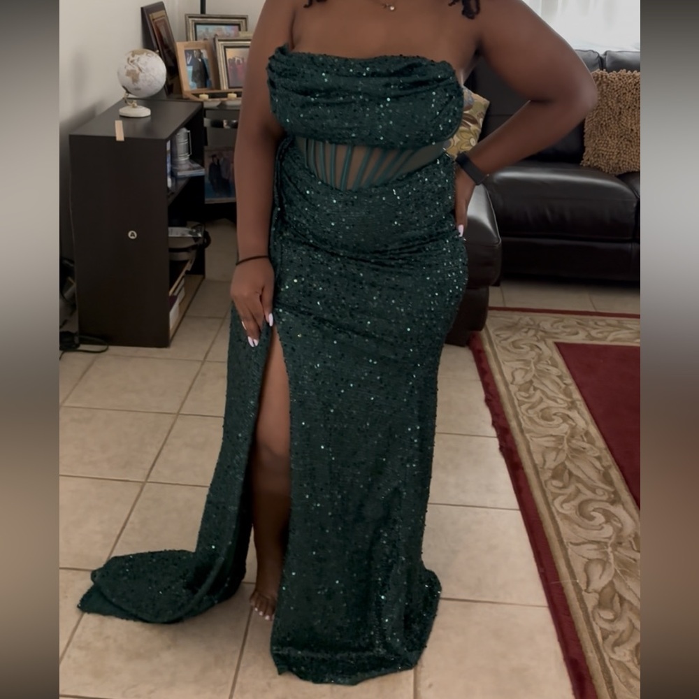 Elegant Green Sequin Dress